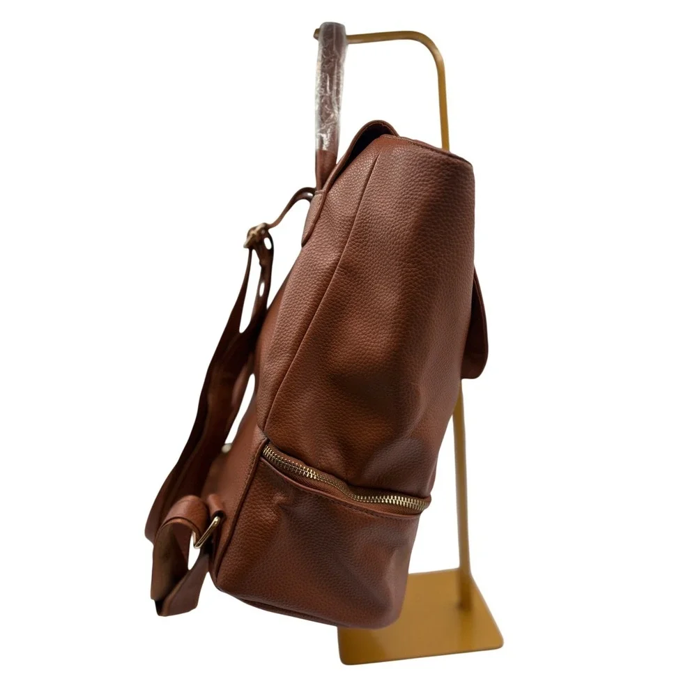 doTERRA Backpack Womens OS Brown Like New Vegan Leather‎ Gold Hardware Bag